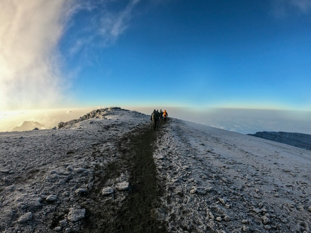 5 days kilimanjaro climbing on budget